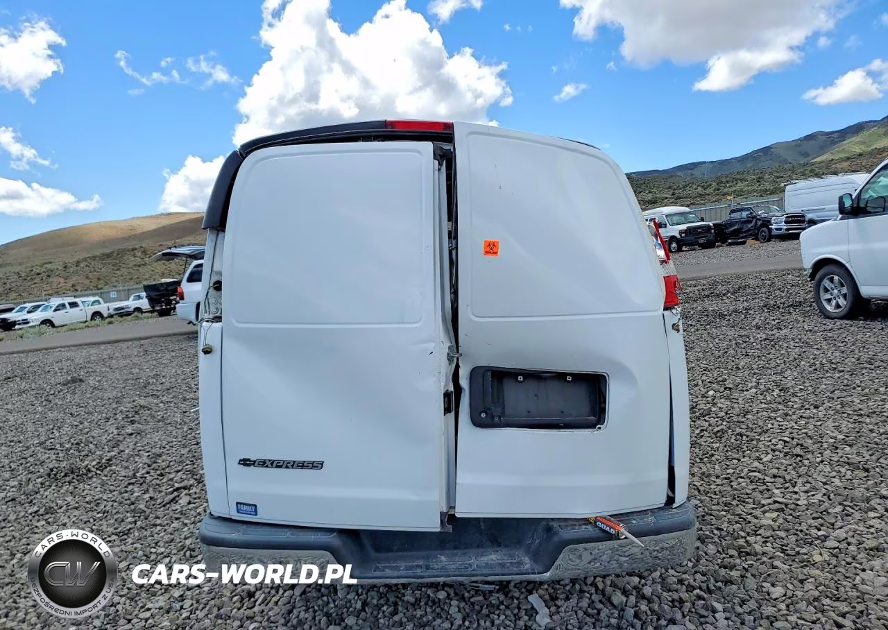 2018 Chevrolet Express G2500 VIN:1GCWGBFP6J1335538 - 6