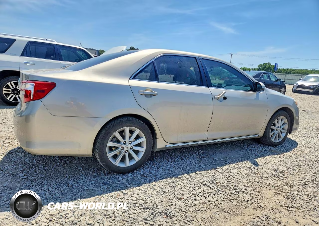 2013 Toyota Camry Xle VIN:4T4BF1FK0DR325706 - 3