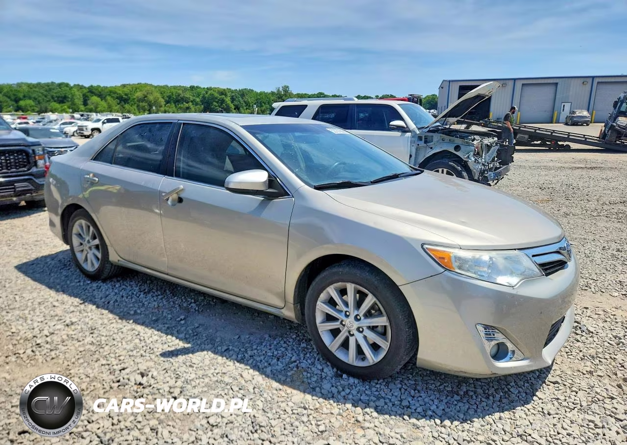 2013 Toyota Camry Xle VIN:4T4BF1FK0DR325706 - 4