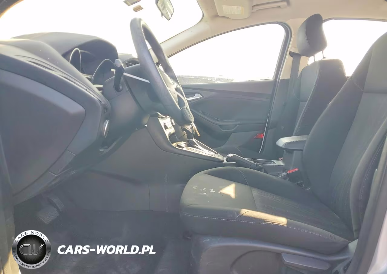 2018 Ford Focus Se VIN:1FADP3F24JL329121 - 7