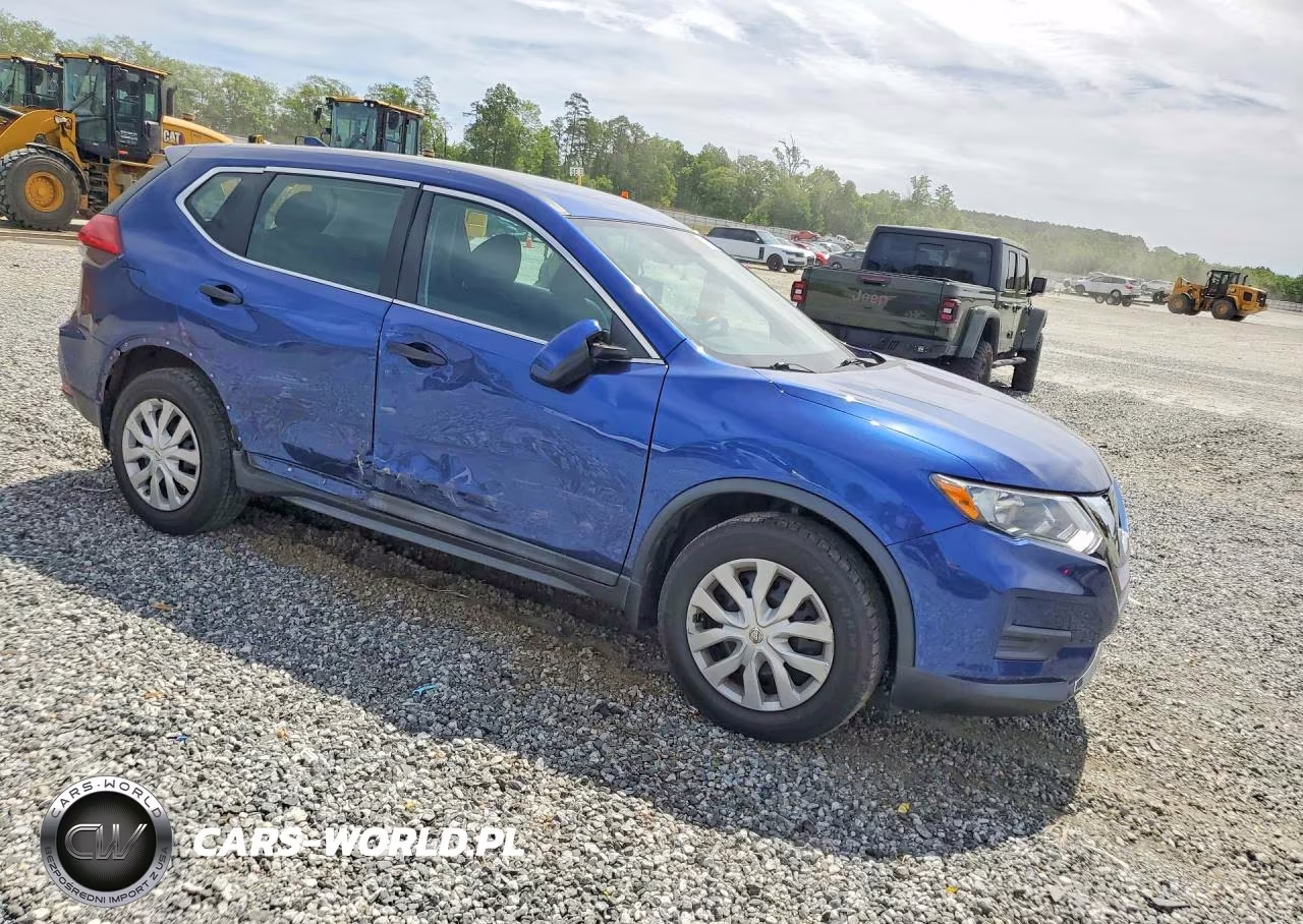 2017 Nissan Rogue S VIN:5N1AT2MT9HC895814 - 4