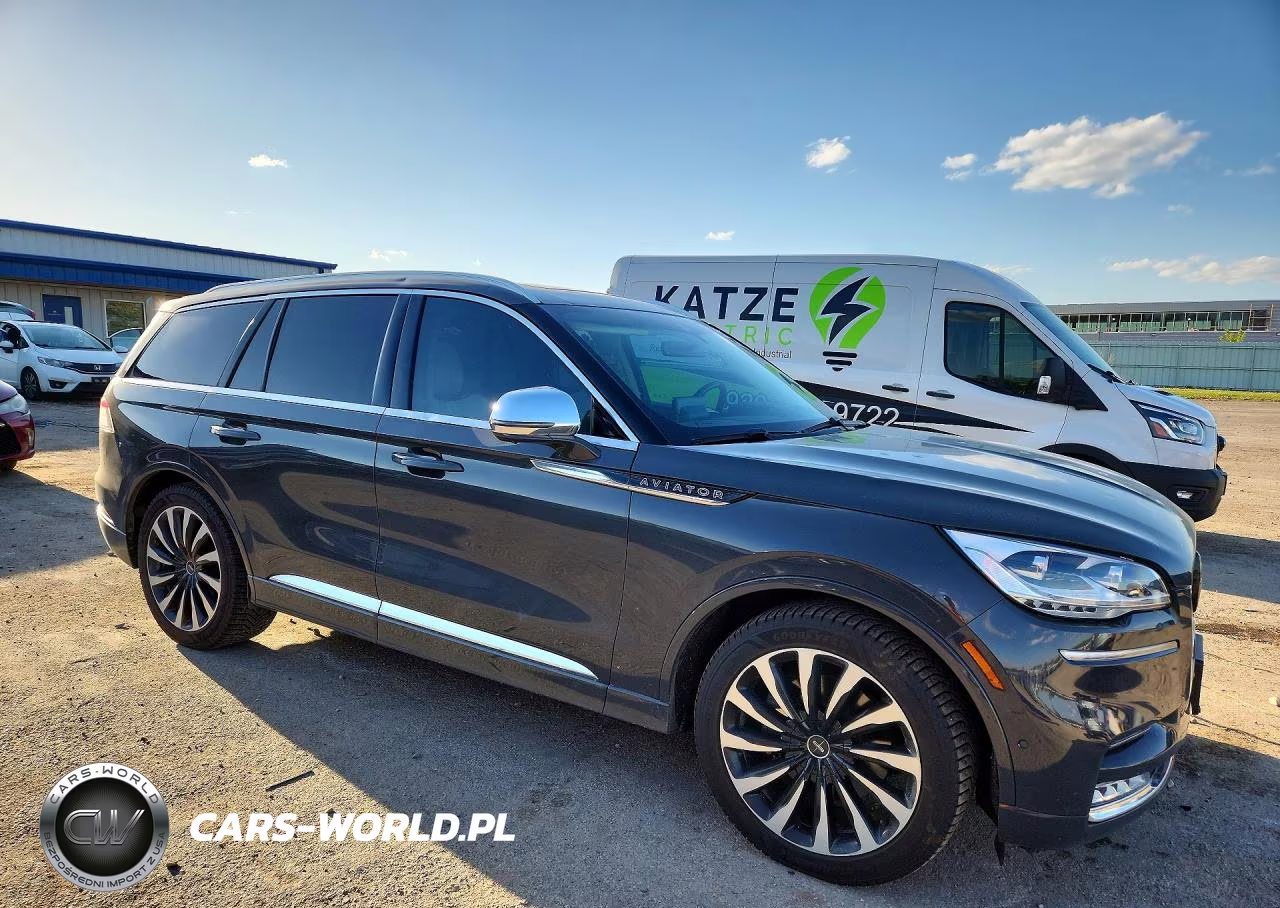 2020 Lincoln Aviator Black Label Grand Touring VIN:5LMYJ9YY4LGL25382 - 4