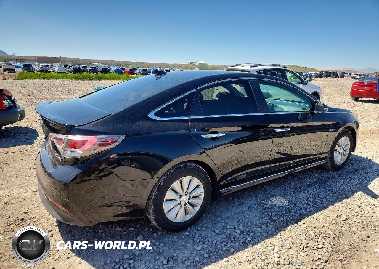2016 Hyundai Sonata Hybrid Se VIN:KMHE24L11GA014064 - 3