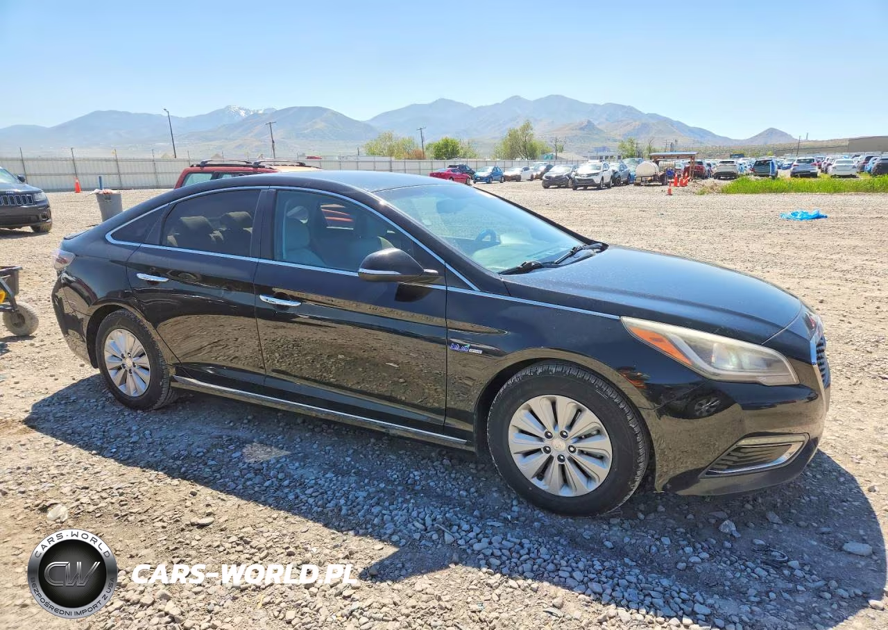 2016 Hyundai Sonata Hybrid Se VIN:KMHE24L11GA014064 - 4