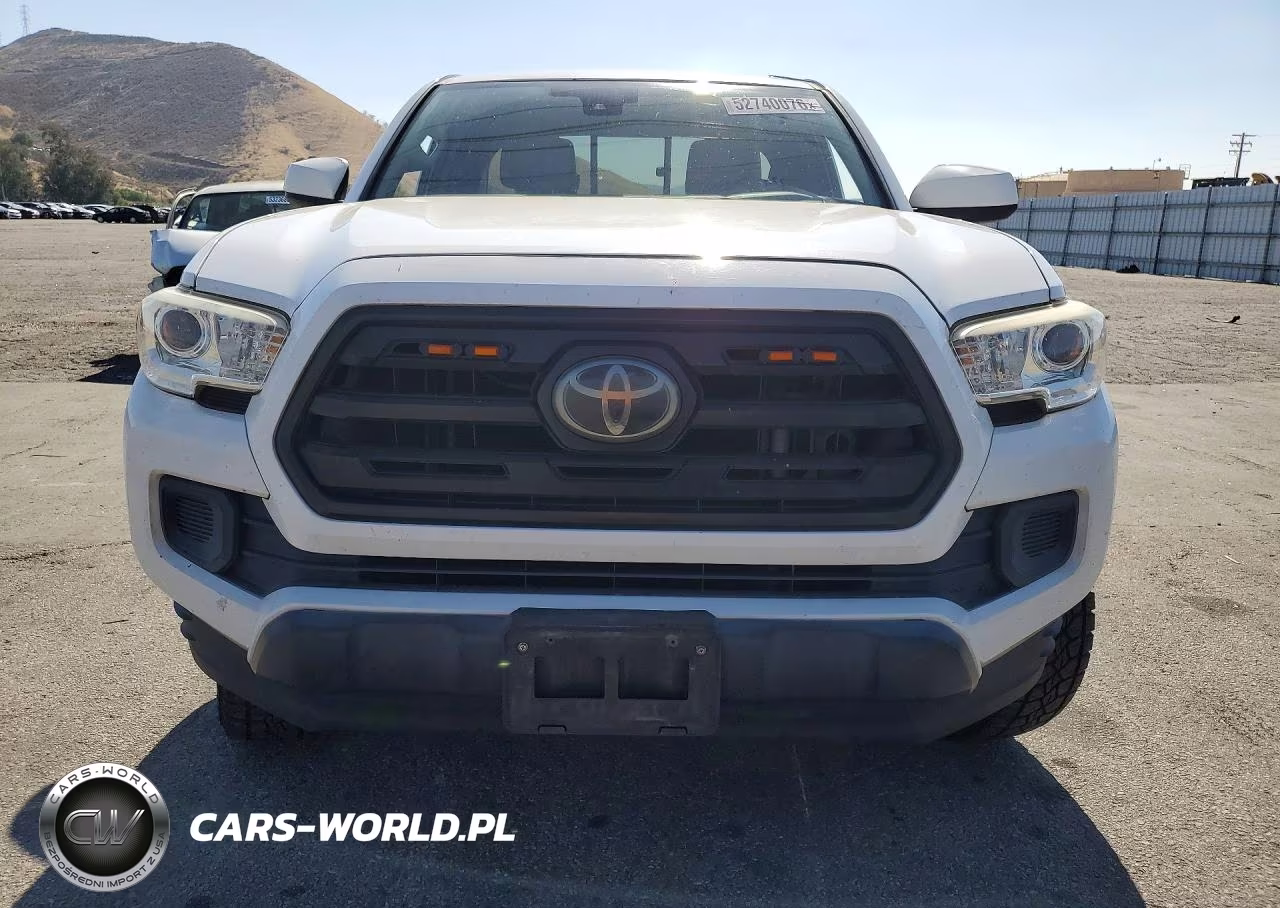 2018 Toyota Tacoma Sr VIN:5TFRX5GN3JX112074 - 5
