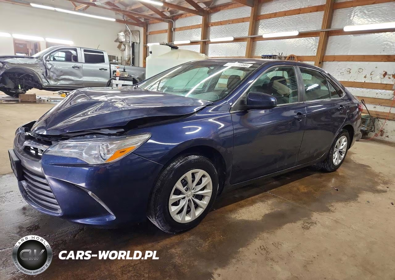 2016 Toyota Camry Le – zdjęcie 1 z 12