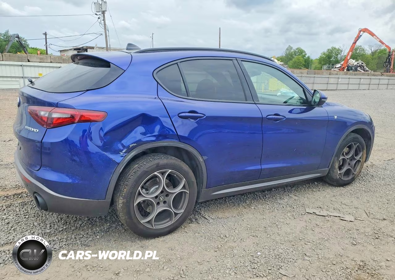 2022 Alfa Romeo Stelvio Ti VIN:ZASPAKBN7N7D38341 - 3