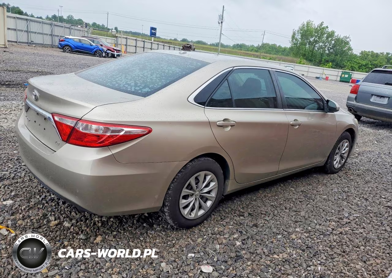 2015 Toyota Camry Le VIN:4T1BF1FK0FU496193 - 3