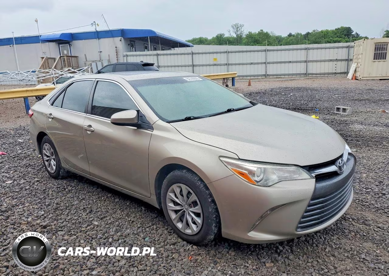 2015 Toyota Camry Le VIN:4T1BF1FK0FU496193 - 4