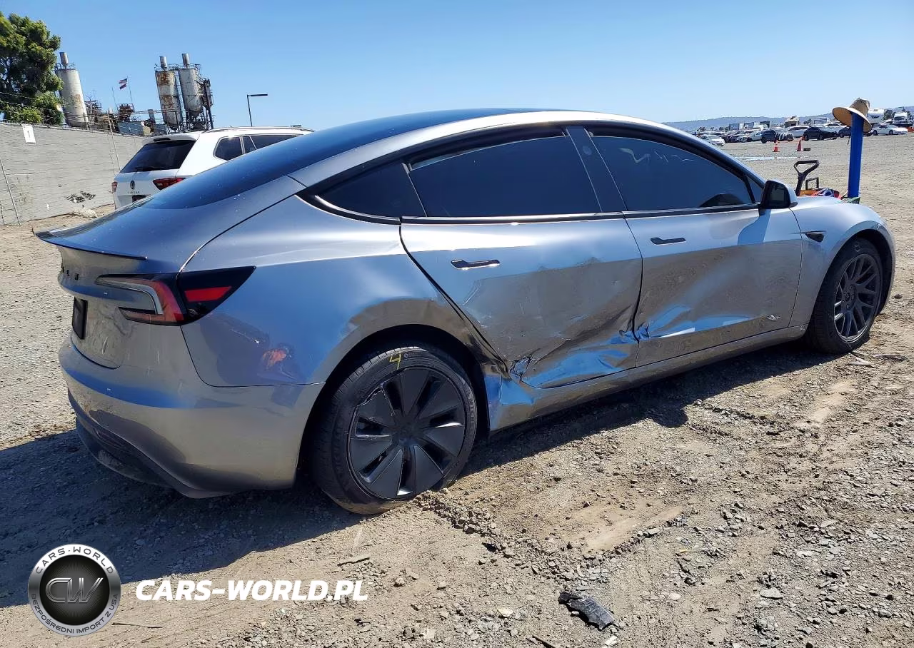 2025 Tesla Model 3 VIN:5YJ3E1EA8SF937477 - 3