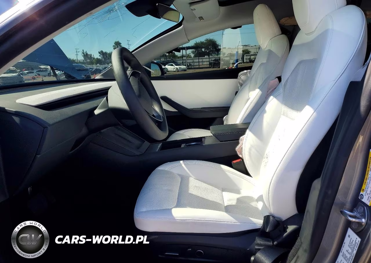 2025 Tesla Model 3 VIN:5YJ3E1EA8SF937477 - 7