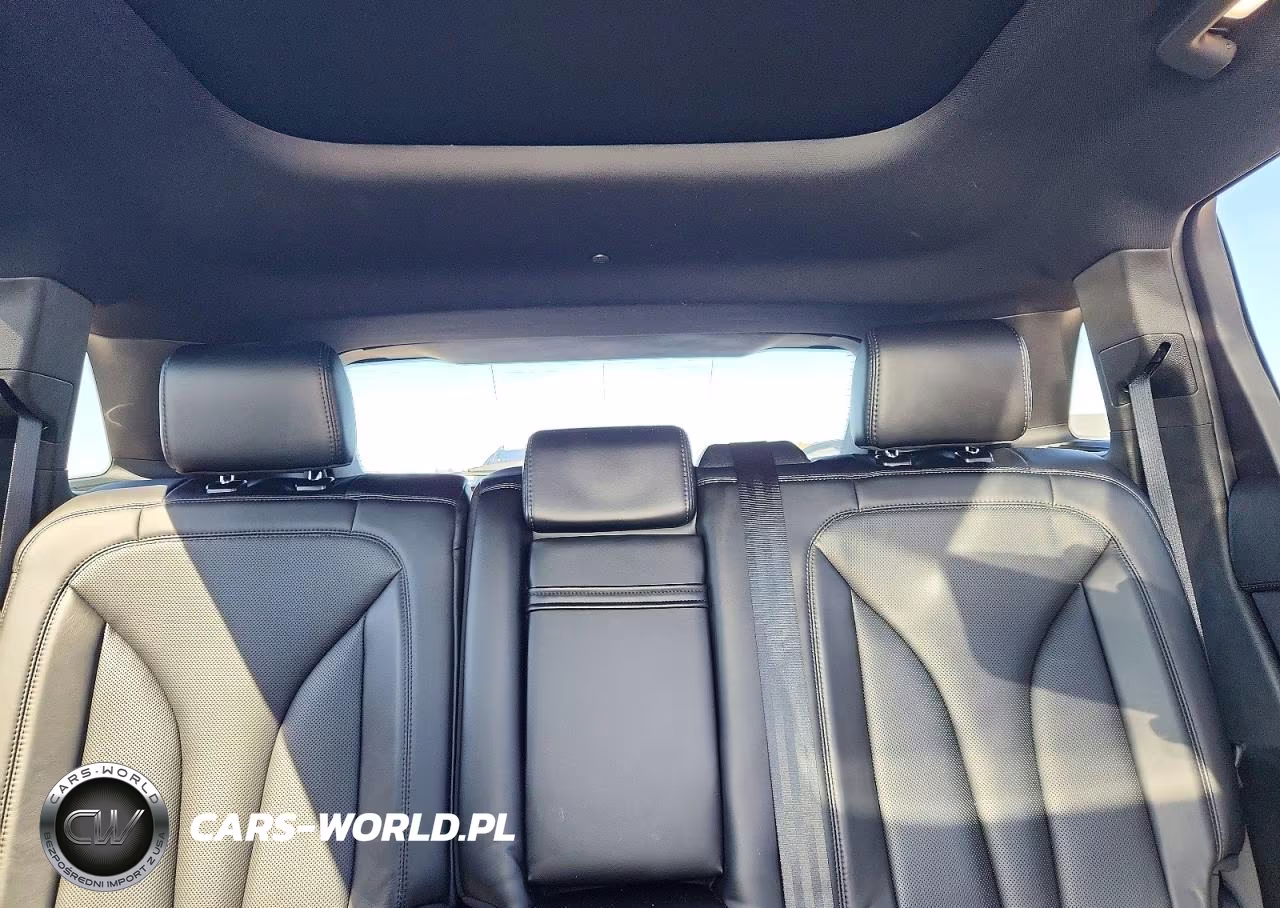 2019 Lincoln Nautilus Reserve VIN:2LMPJ8L98KBL47825 - 10