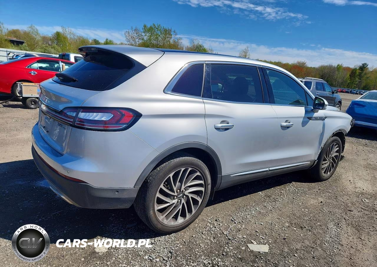 2019 Lincoln Nautilus Reserve VIN:2LMPJ8L98KBL47825 - 3