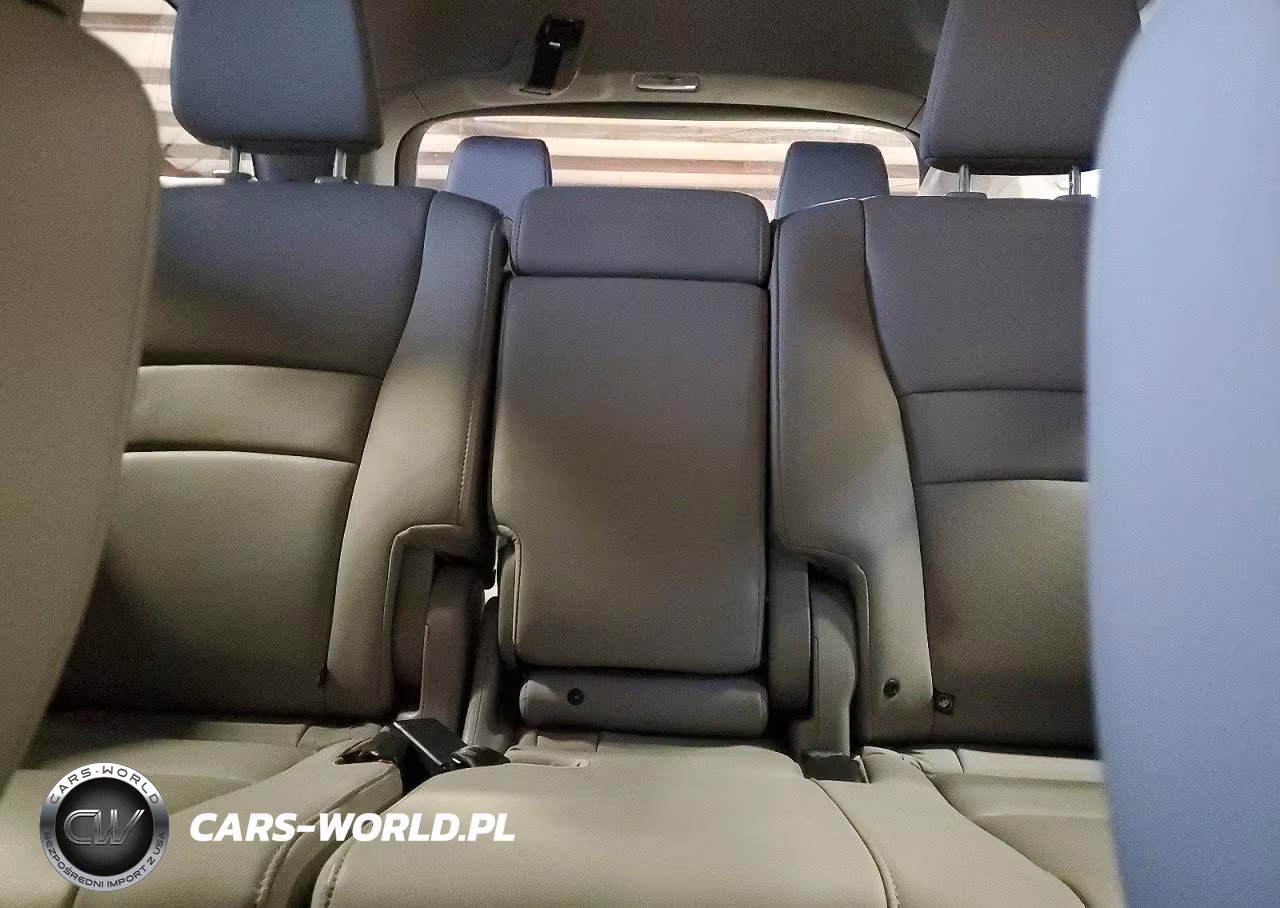 2018 Honda Pilot Touring VIN:5FNYF6H9XJB039799 - 10