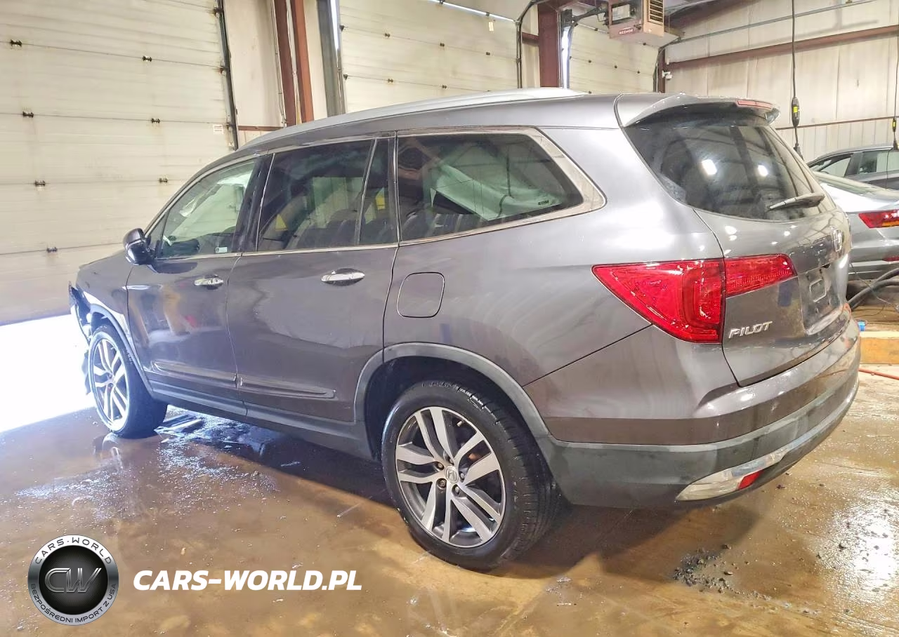 2018 Honda Pilot Touring VIN:5FNYF6H9XJB039799 - 2