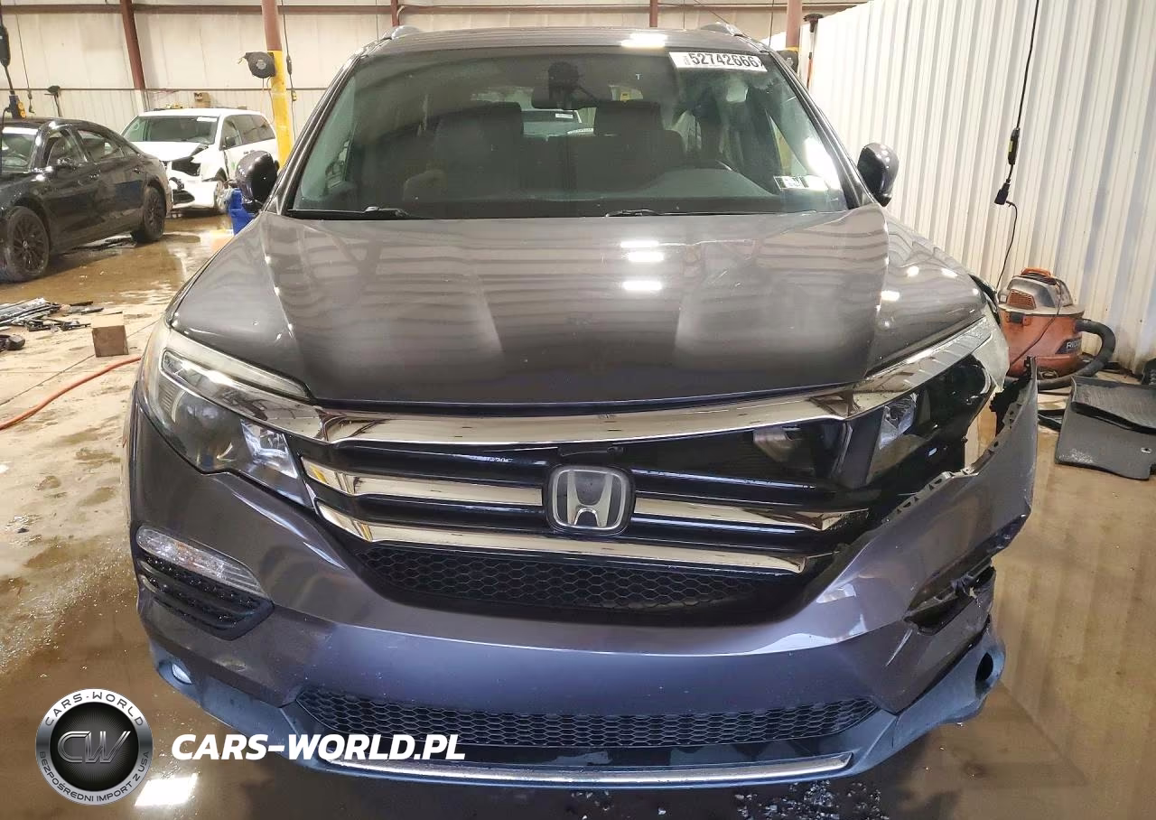2018 Honda Pilot Touring VIN:5FNYF6H9XJB039799 - 5