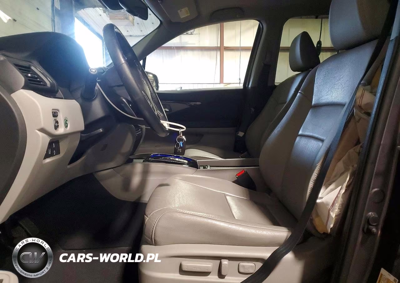 2018 Honda Pilot Touring VIN:5FNYF6H9XJB039799 - 7