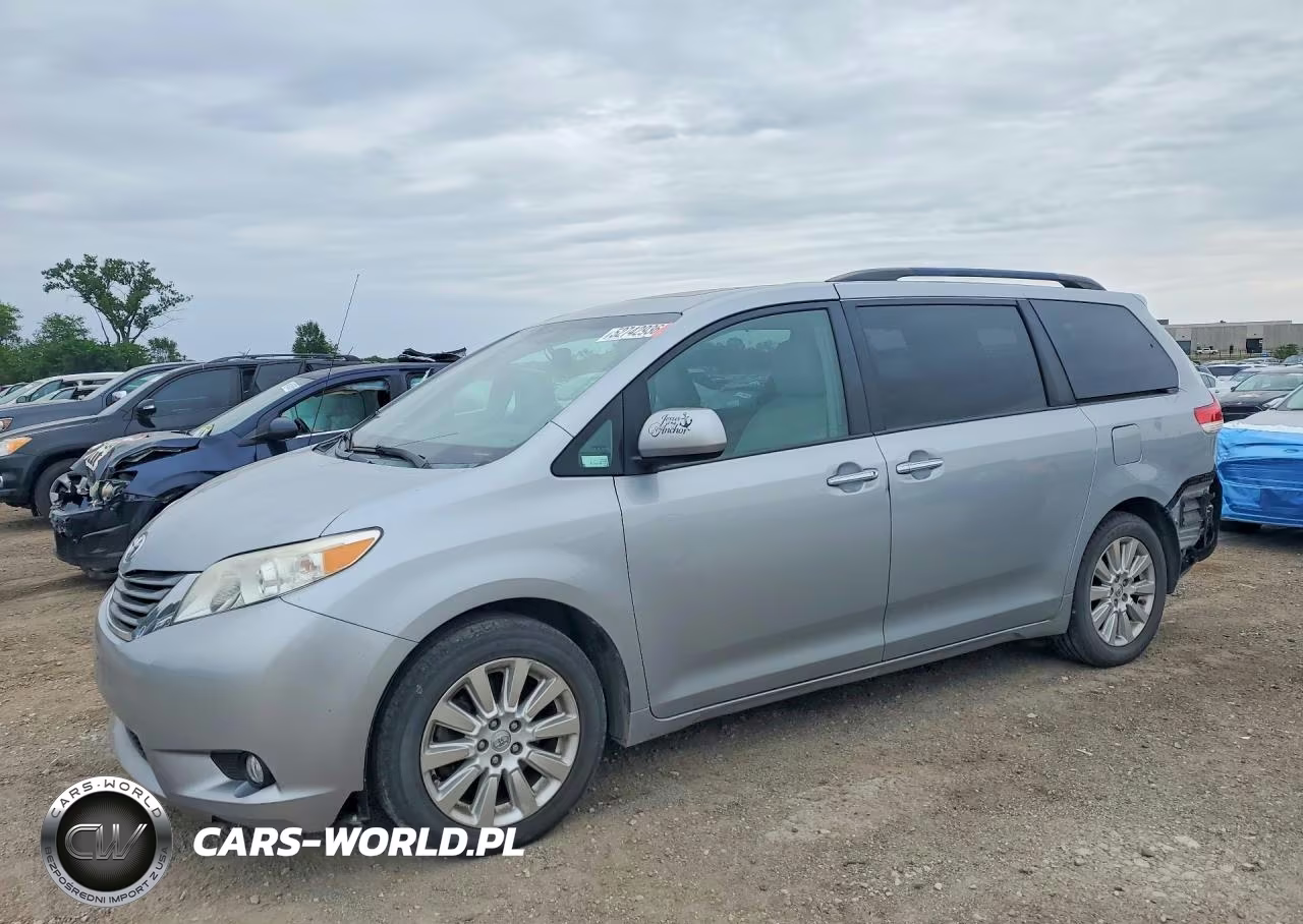 2014 Toyota Sienna Xle 7-Passenger – zdjęcie 1 z 13