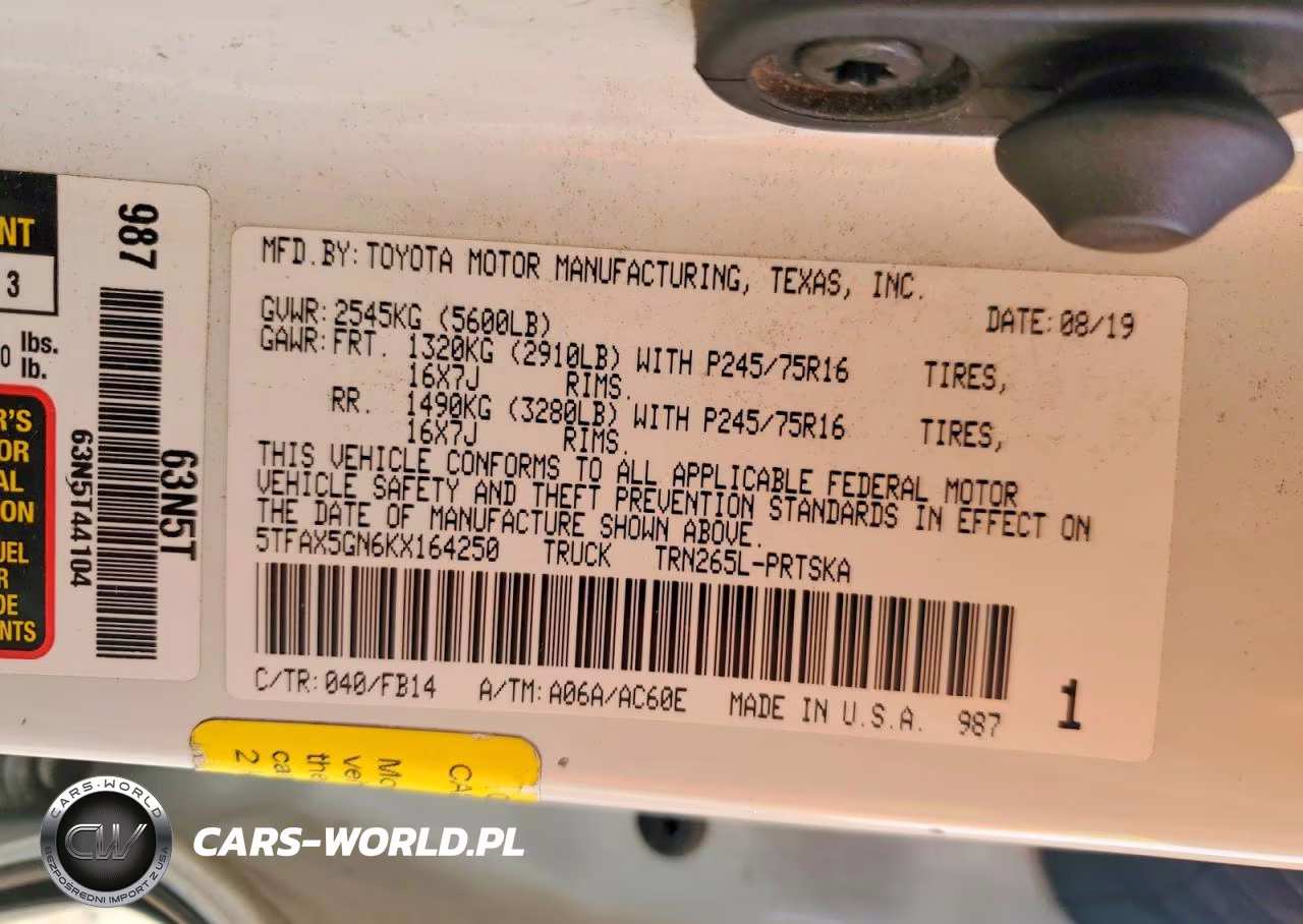 2019 Toyota Tacoma Sr VIN:5TFAX5GN6KX164250 - 12