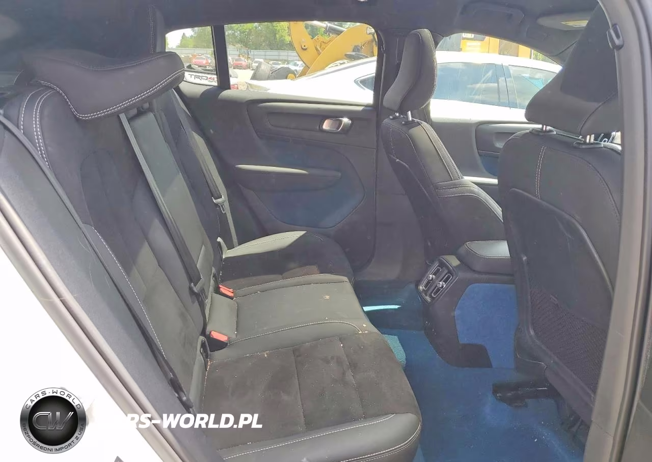 2023 Volvo C40 Recharge Ultimate VIN:YV4ED3GMXP2061095 - 10