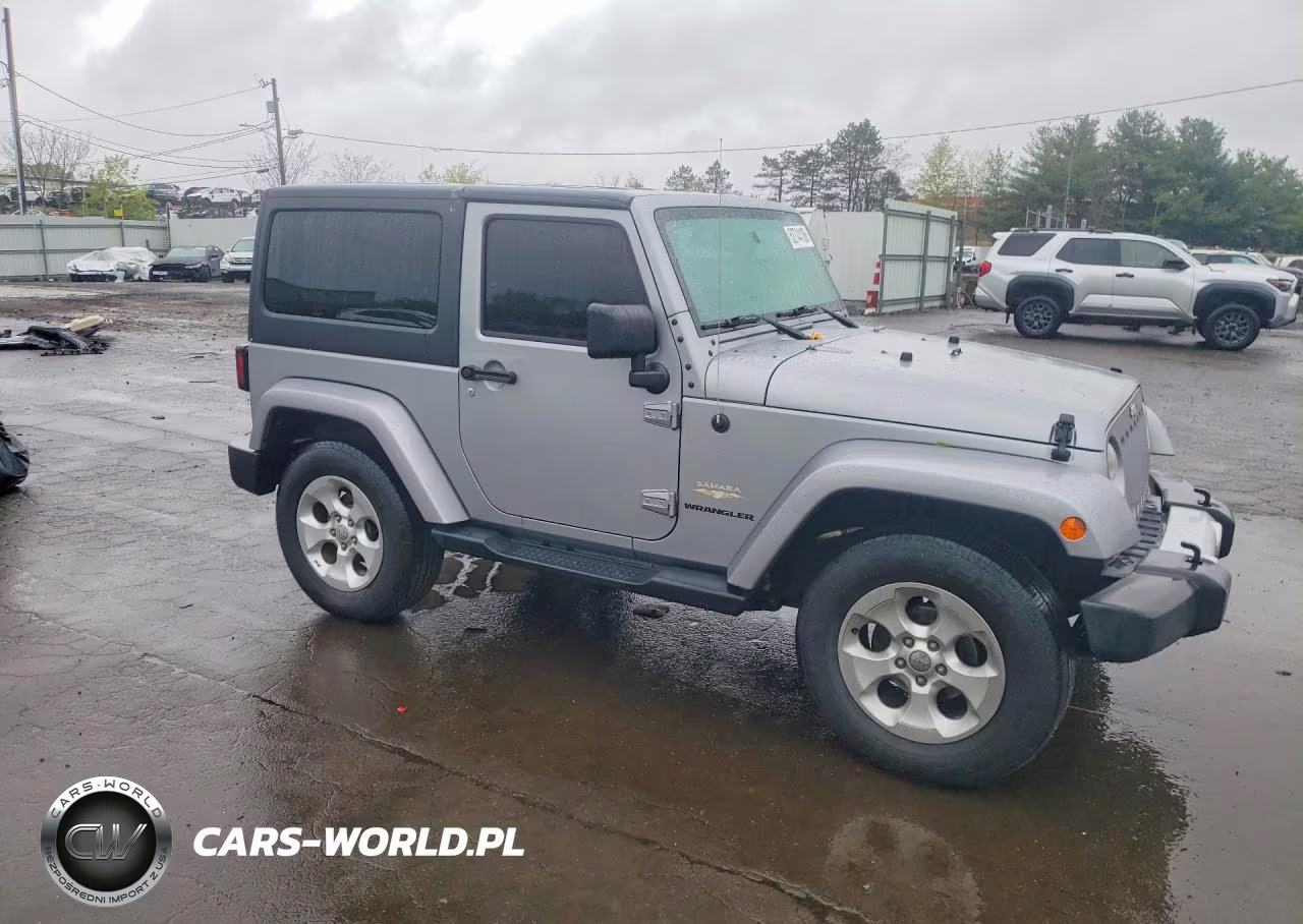 2014 Jeep Wrangler Sahara VIN:1C4GJWBG4EL326589 - 4