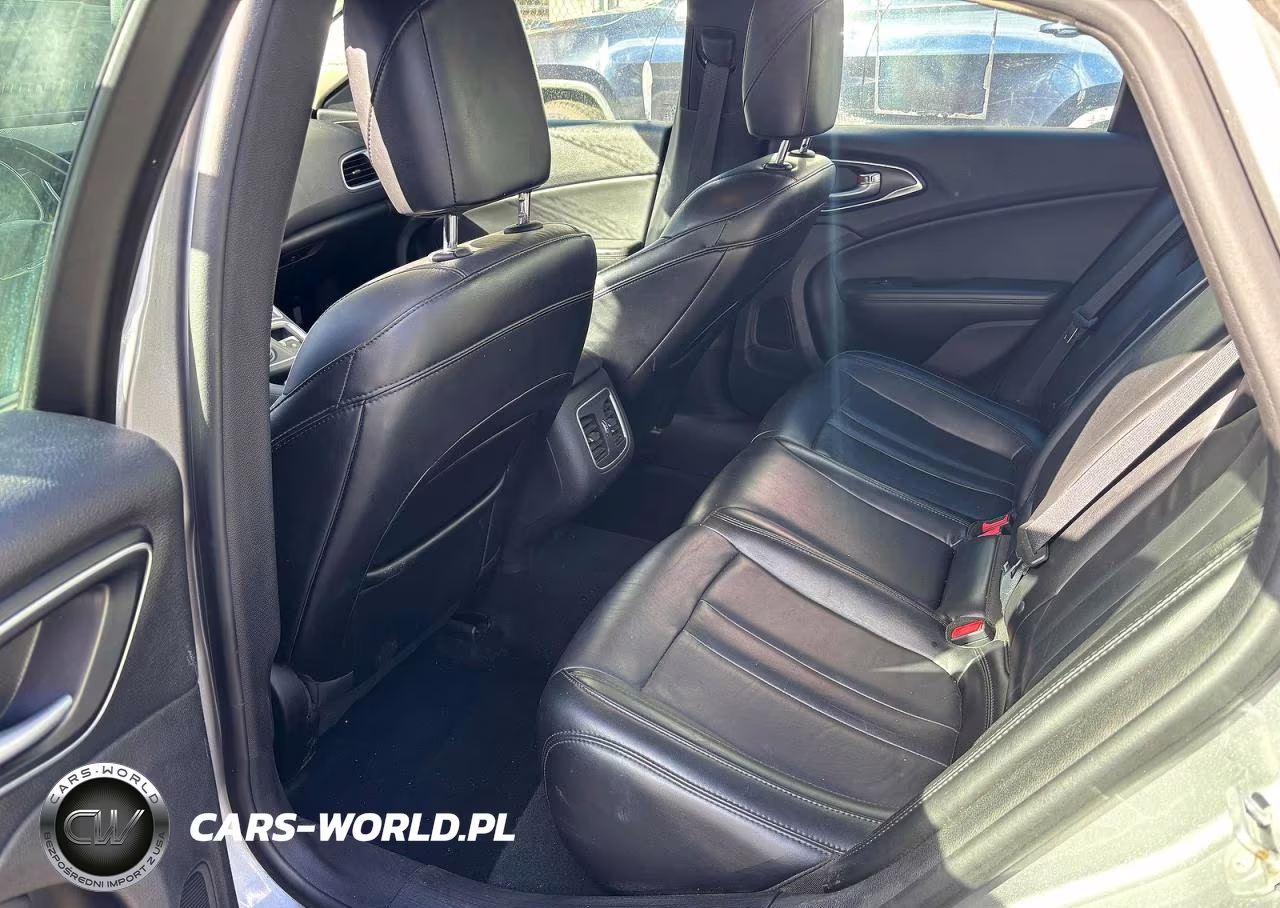 2015 Chrysler 200 C VIN:1C3CCCCB9FN734803 - 6