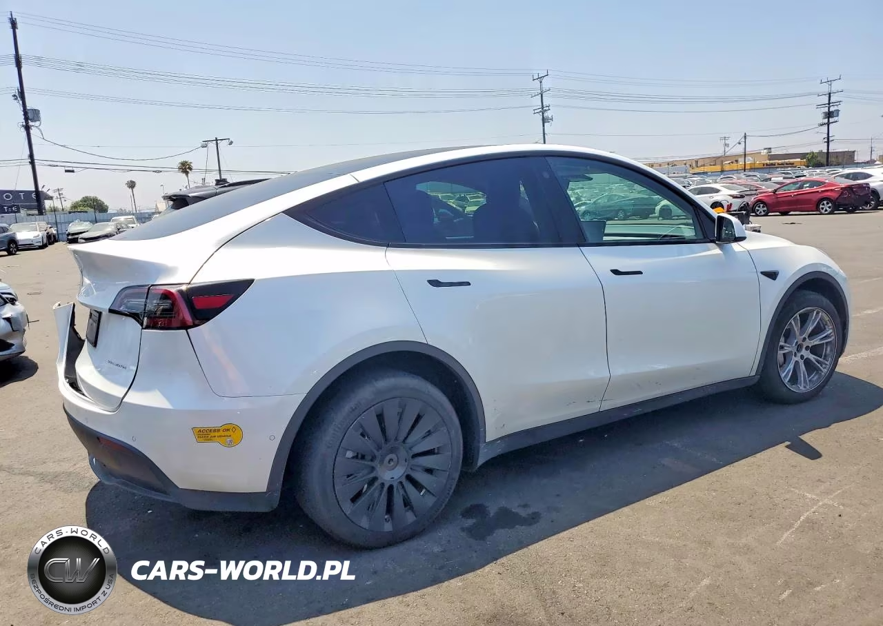 2021 Tesla Model Y VIN:5YJYGDEE4MF214992 - 3