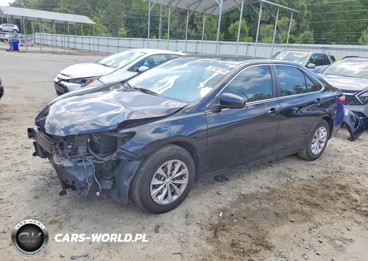 2016 Toyota Camry Le – zdjęcie 1 z 13