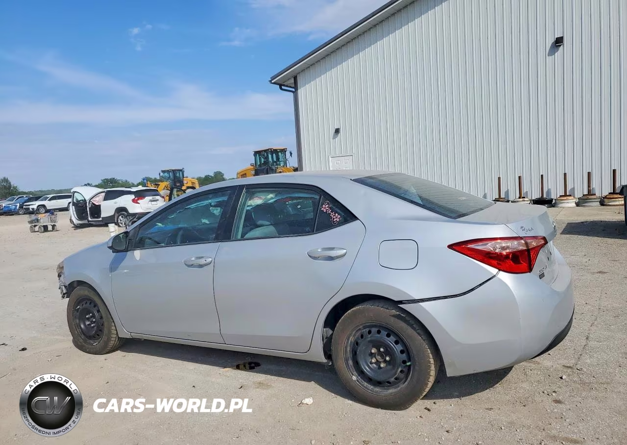 2019 Toyota Corolla Le VIN:2T1BURHE7KC137057 - 2