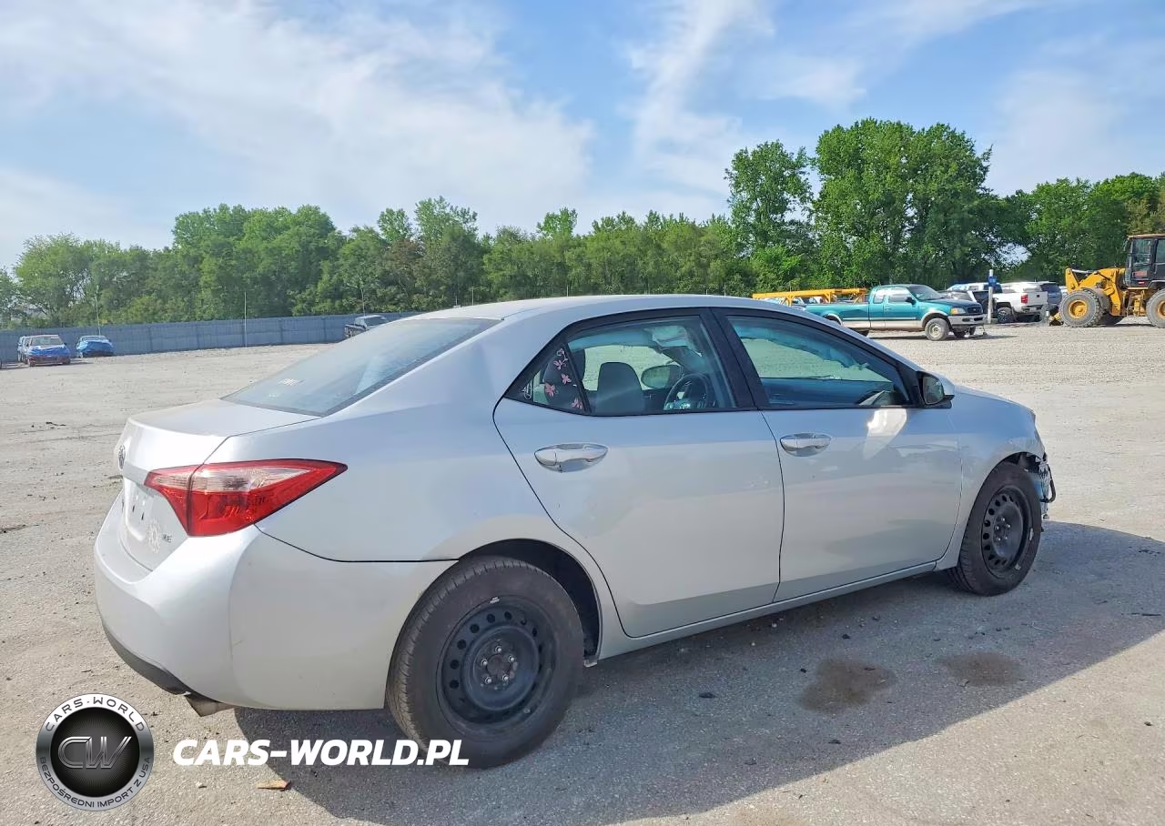2019 Toyota Corolla Le VIN:2T1BURHE7KC137057 - 3