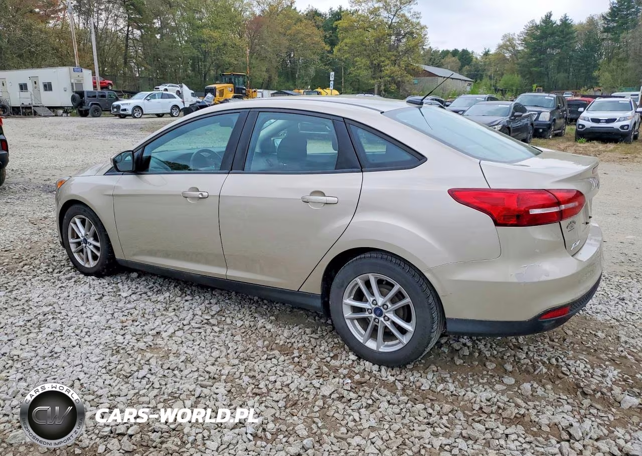 2017 Ford Focus Se VIN:1FADP3F24HL207627 - 2