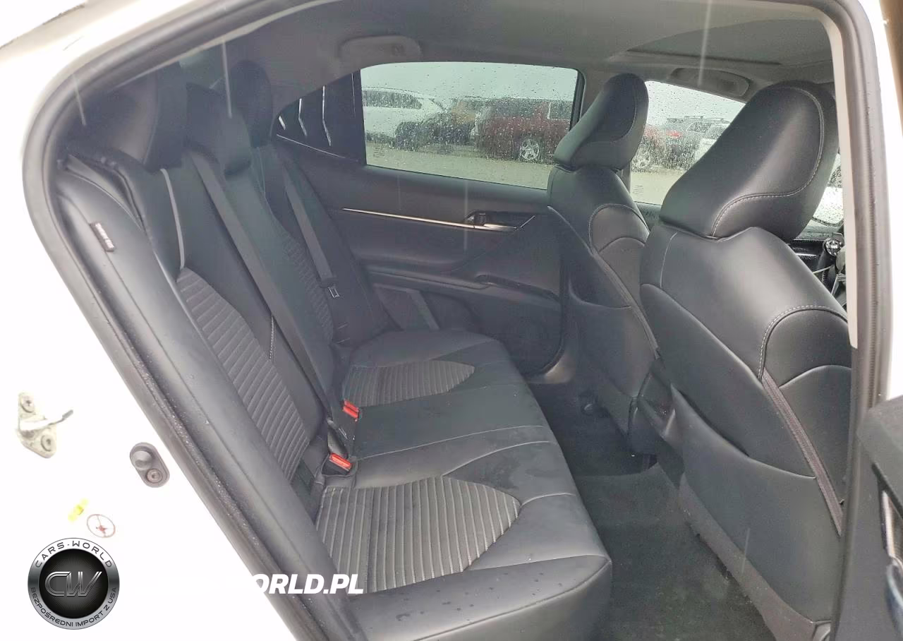 2018 Toyota Camry Se VIN:4T1B11HK5JU140293 - 10