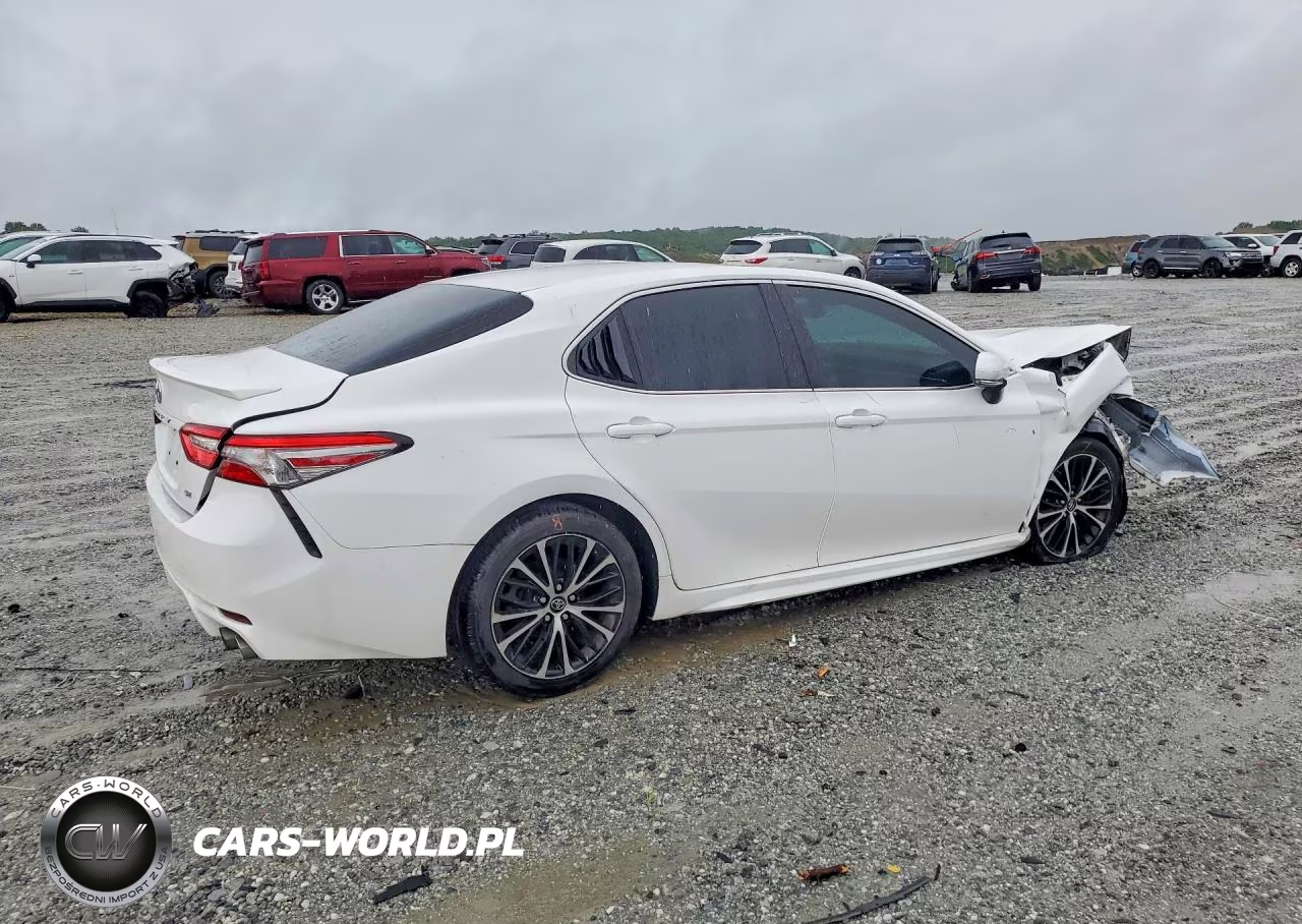 2018 Toyota Camry Se VIN:4T1B11HK5JU140293 - 3