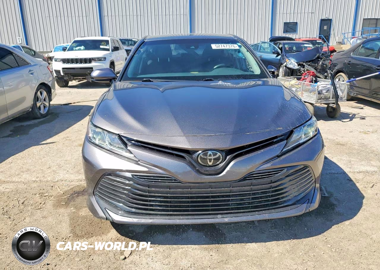 2018 Toyota Camry L VIN:4T1B11HK1JU610450 - 5