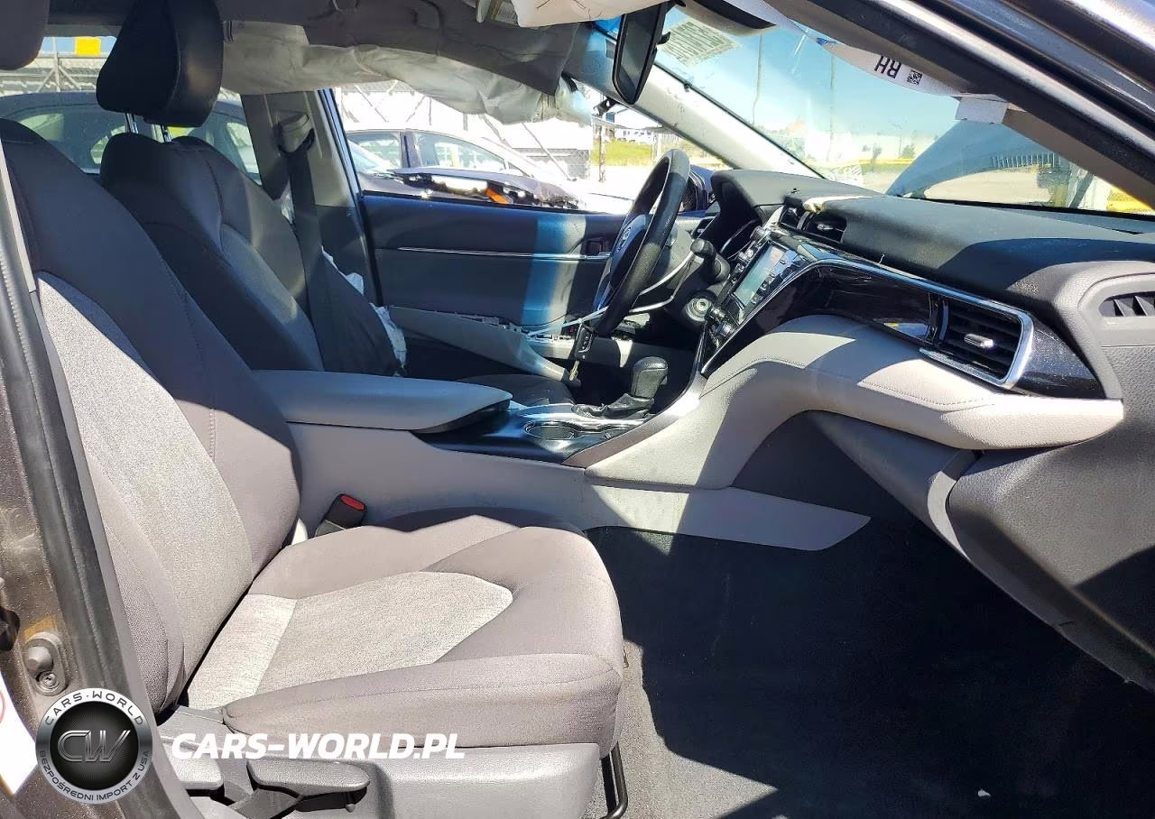 2018 Toyota Camry L VIN:4T1B11HK1JU610450 - 7