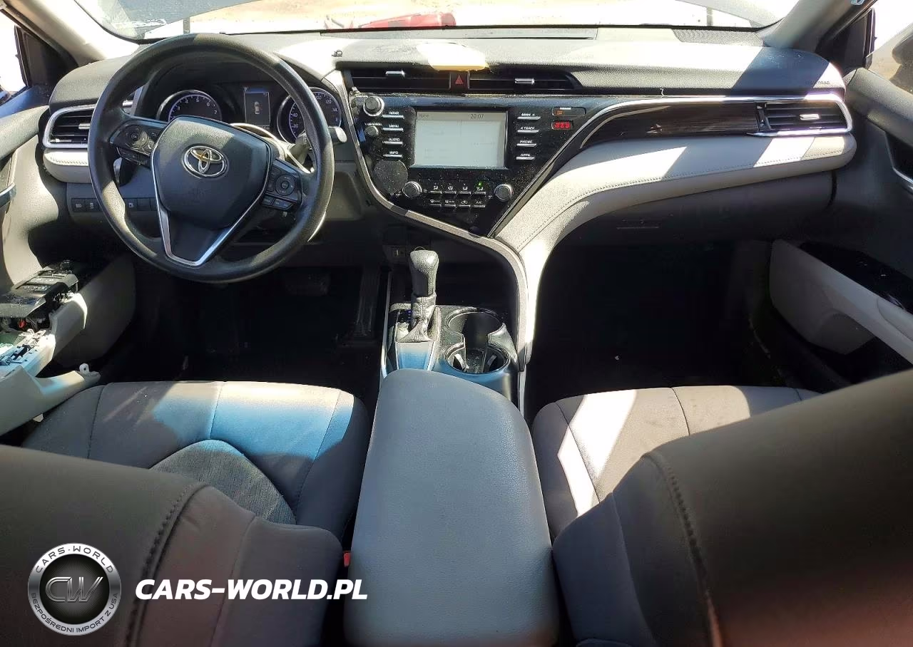 2018 Toyota Camry L VIN:4T1B11HK1JU610450 - 8