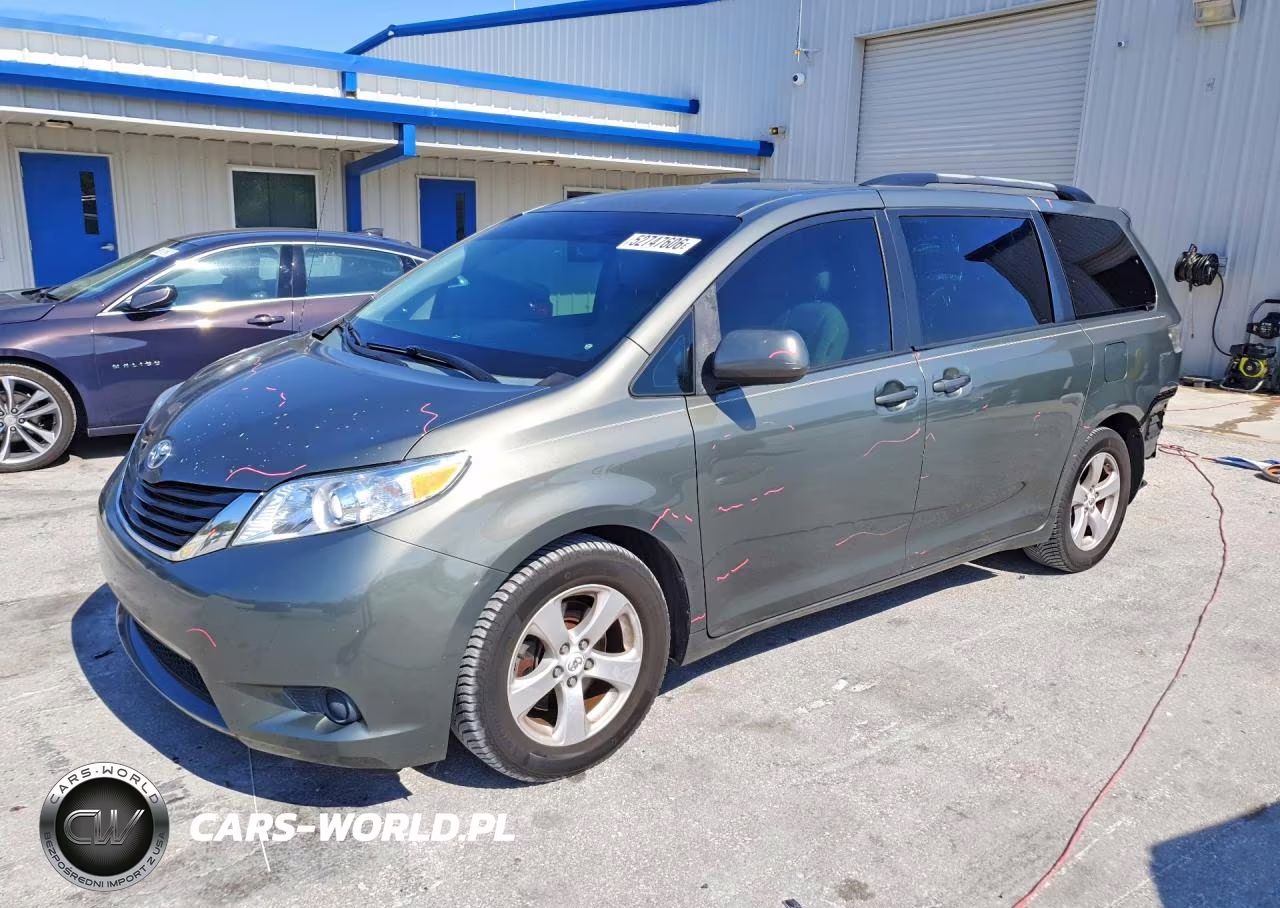 2011 Toyota Sienna Le