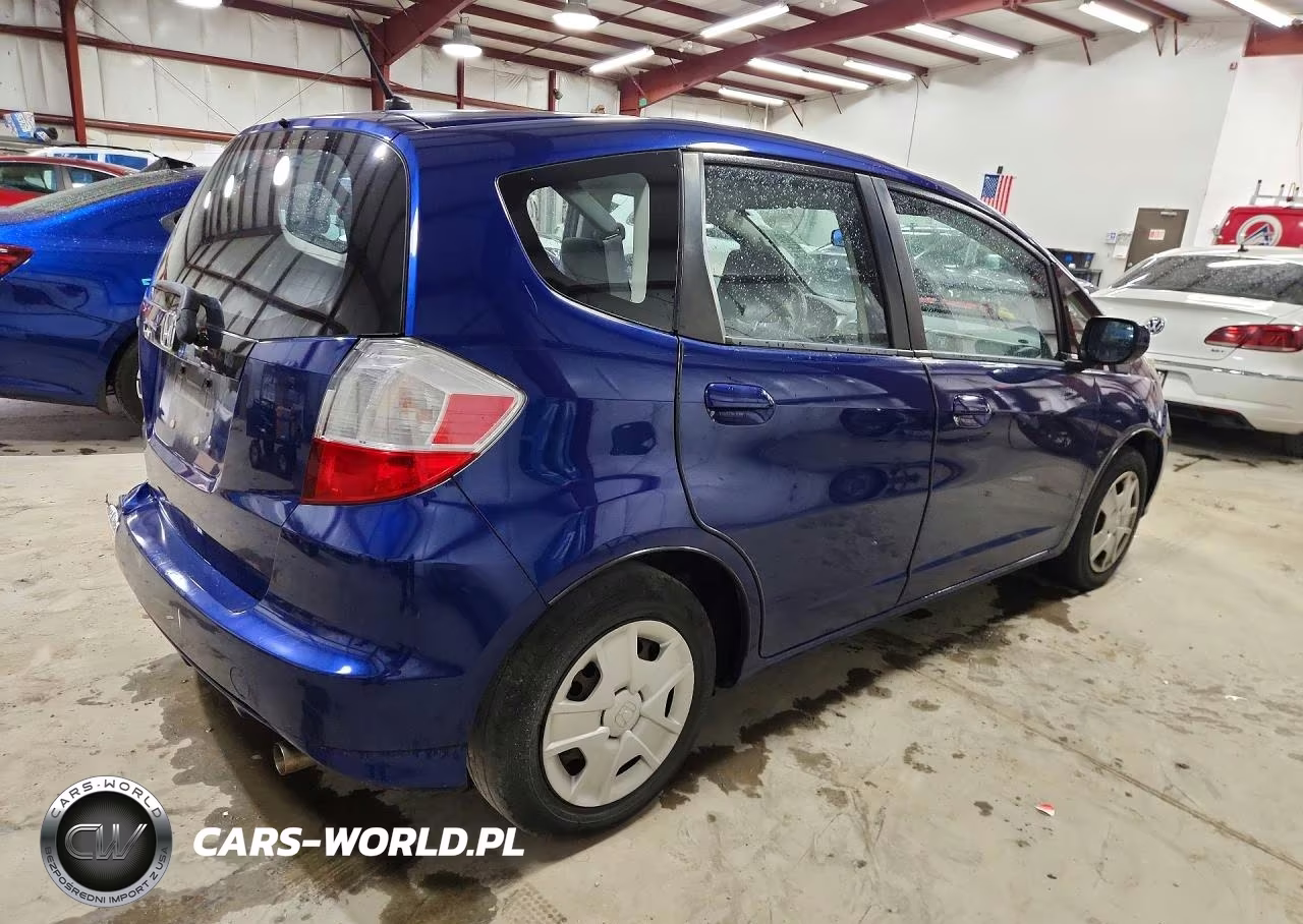 2013 Honda Fit VIN:JHMGE8H38DC017399 - 3