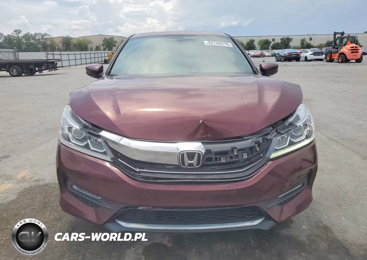 2017 Honda Accord Sport Special Edition VIN:1HGCR2F16HA267956 - 5
