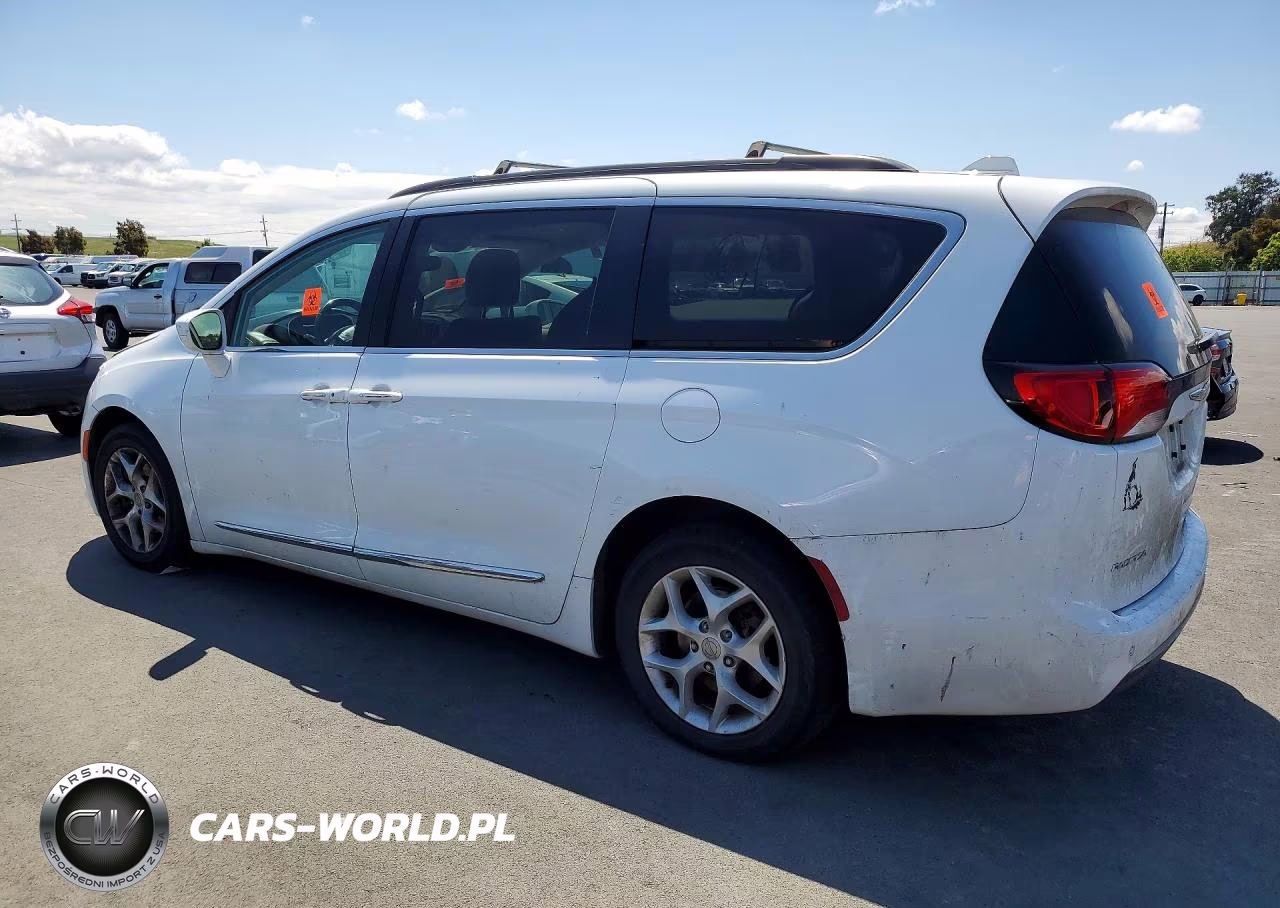 2017 Chrysler Pacifica Touring L VIN:2C4RC1BG3HR587844 - 2