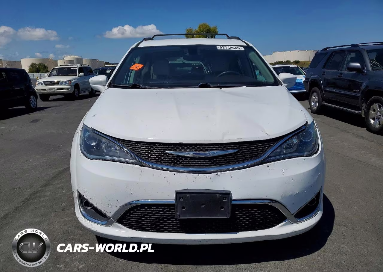 2017 Chrysler Pacifica Touring L VIN:2C4RC1BG3HR587844 - 5