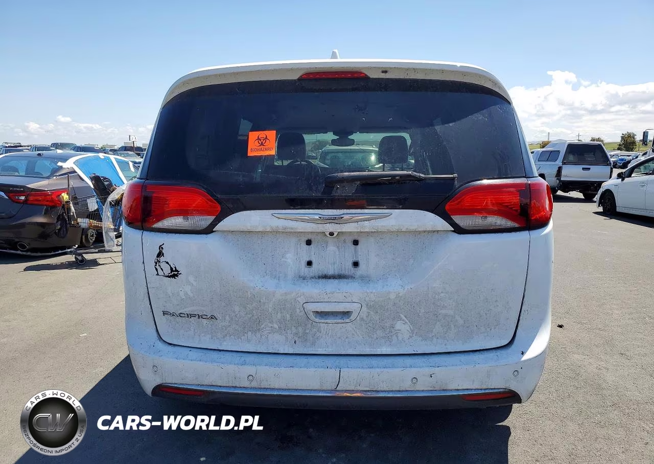 2017 Chrysler Pacifica Touring L VIN:2C4RC1BG3HR587844 - 6