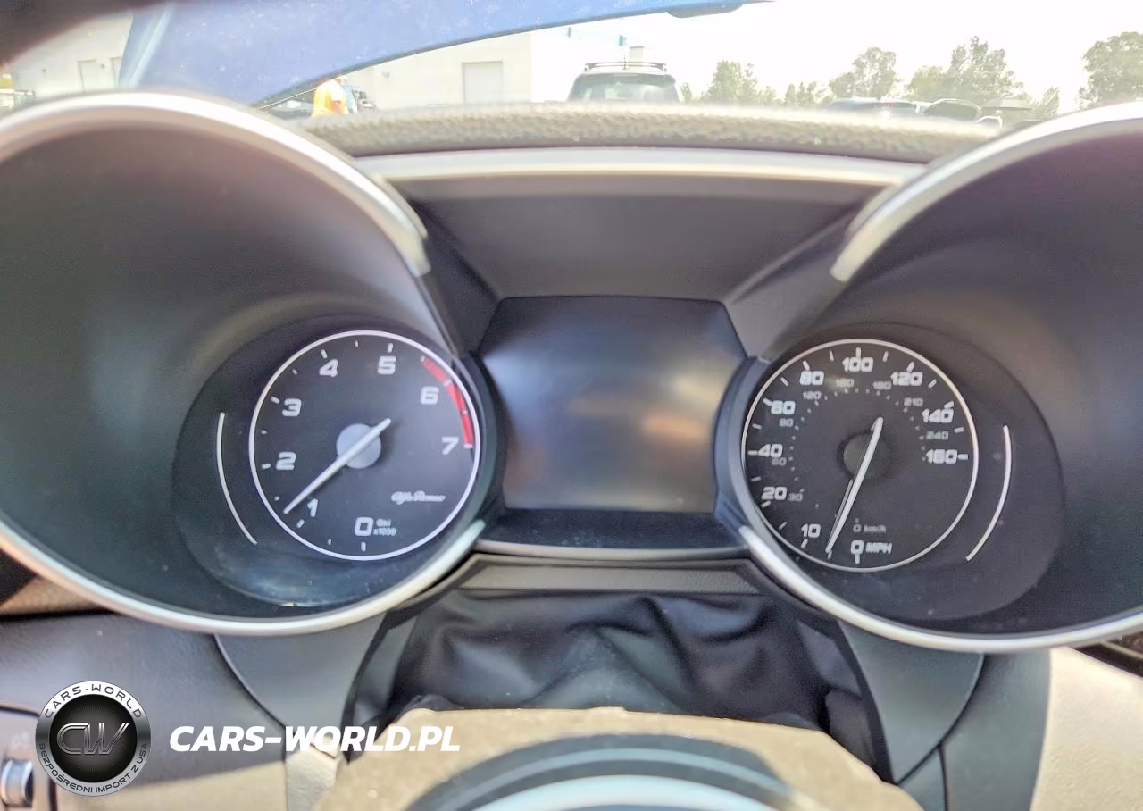 2019 Alfa Romeo Giulia Ti VIN:ZARFAMBNXK7604078 - 9