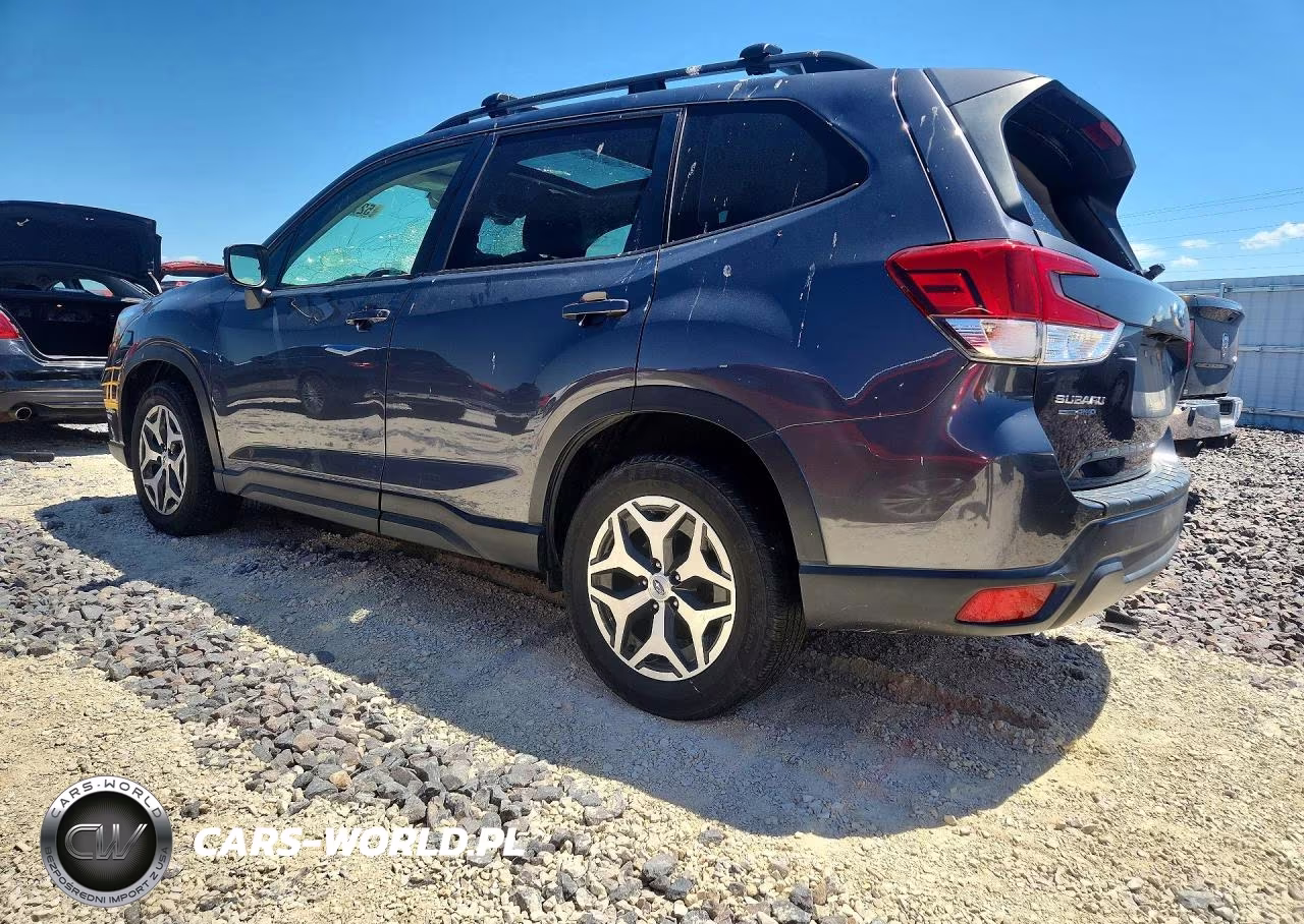 2020 Subaru Forester Premium VIN:JF2SKAGC3LH527482 - 2