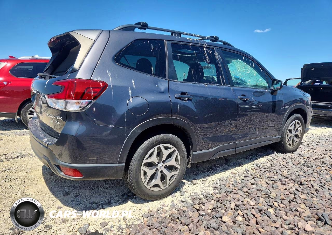 2020 Subaru Forester Premium VIN:JF2SKAGC3LH527482 - 3
