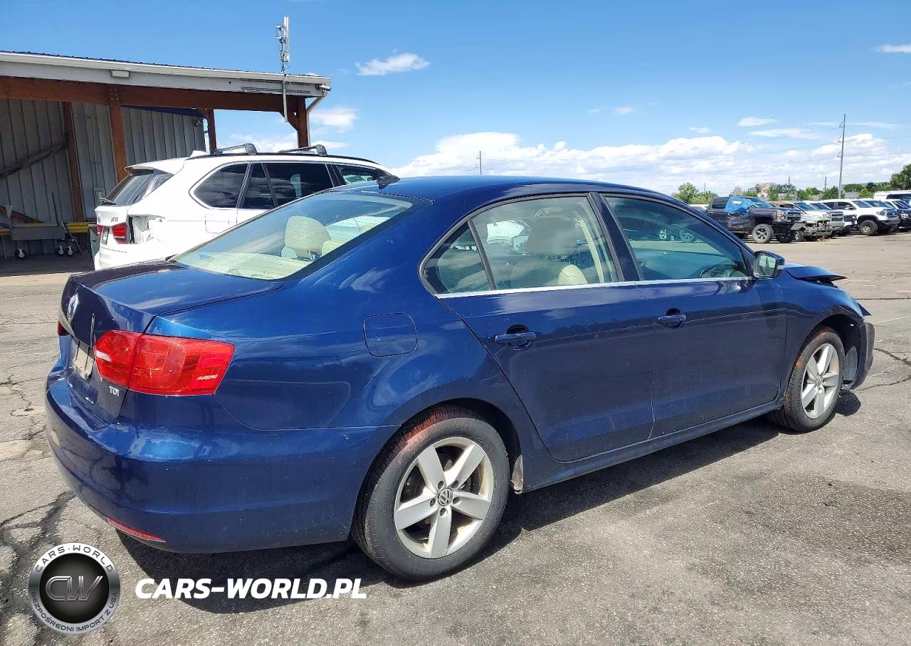 2013 Volkswagen Jetta Tdi VIN:3VW3L7AJ4DM445572 - 3