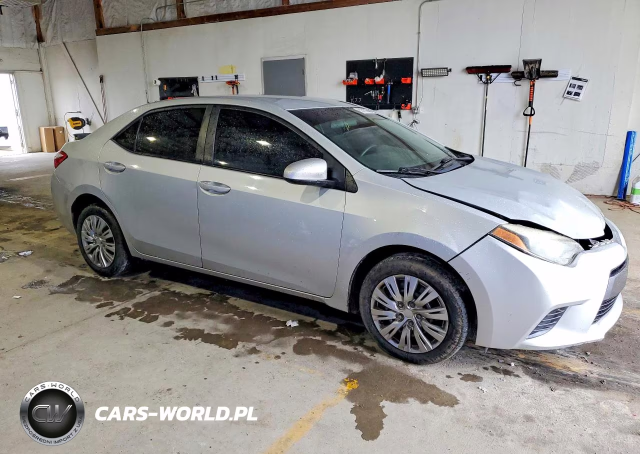 2016 Toyota Corolla Le VIN:2T1BURHE7GC586990 - 4