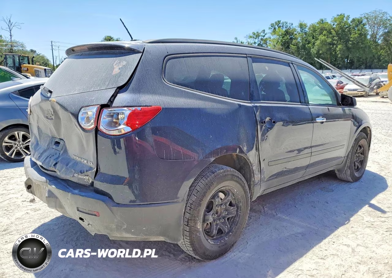 2012 Chevrolet Traverse Ls VIN:1GNKREED3CJ290974 - 3