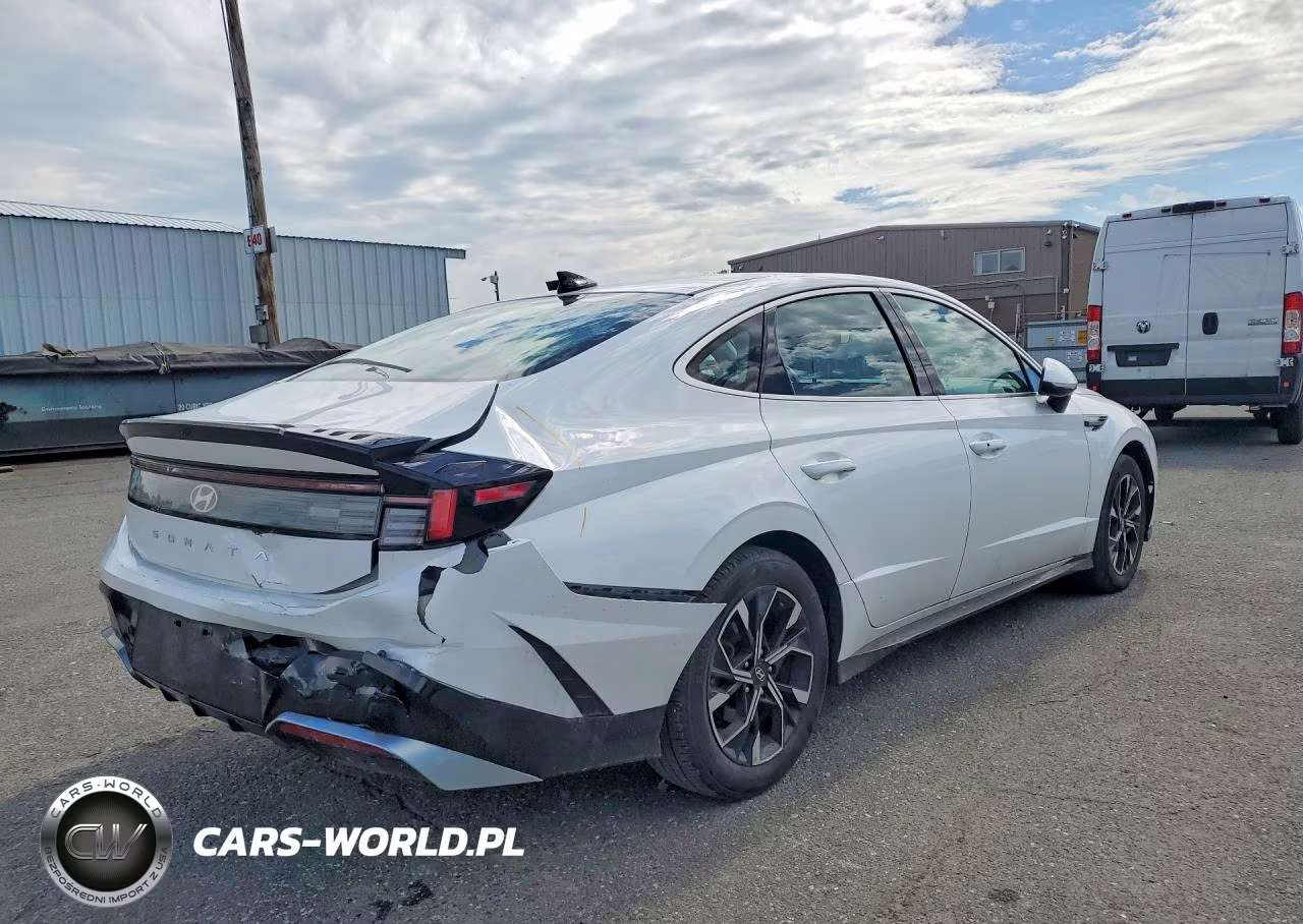 2025 Hyundai Sonata Sel VIN:KMHL64JA8SA447808 - 3
