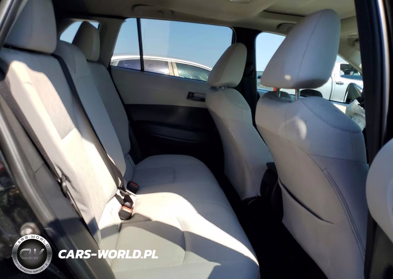2022 Toyota Corolla Cross Le VIN:7MUBAABG5NV040185 - 10